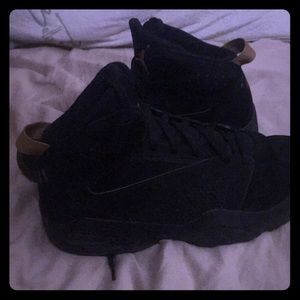 Good shoes barely worn and good quality